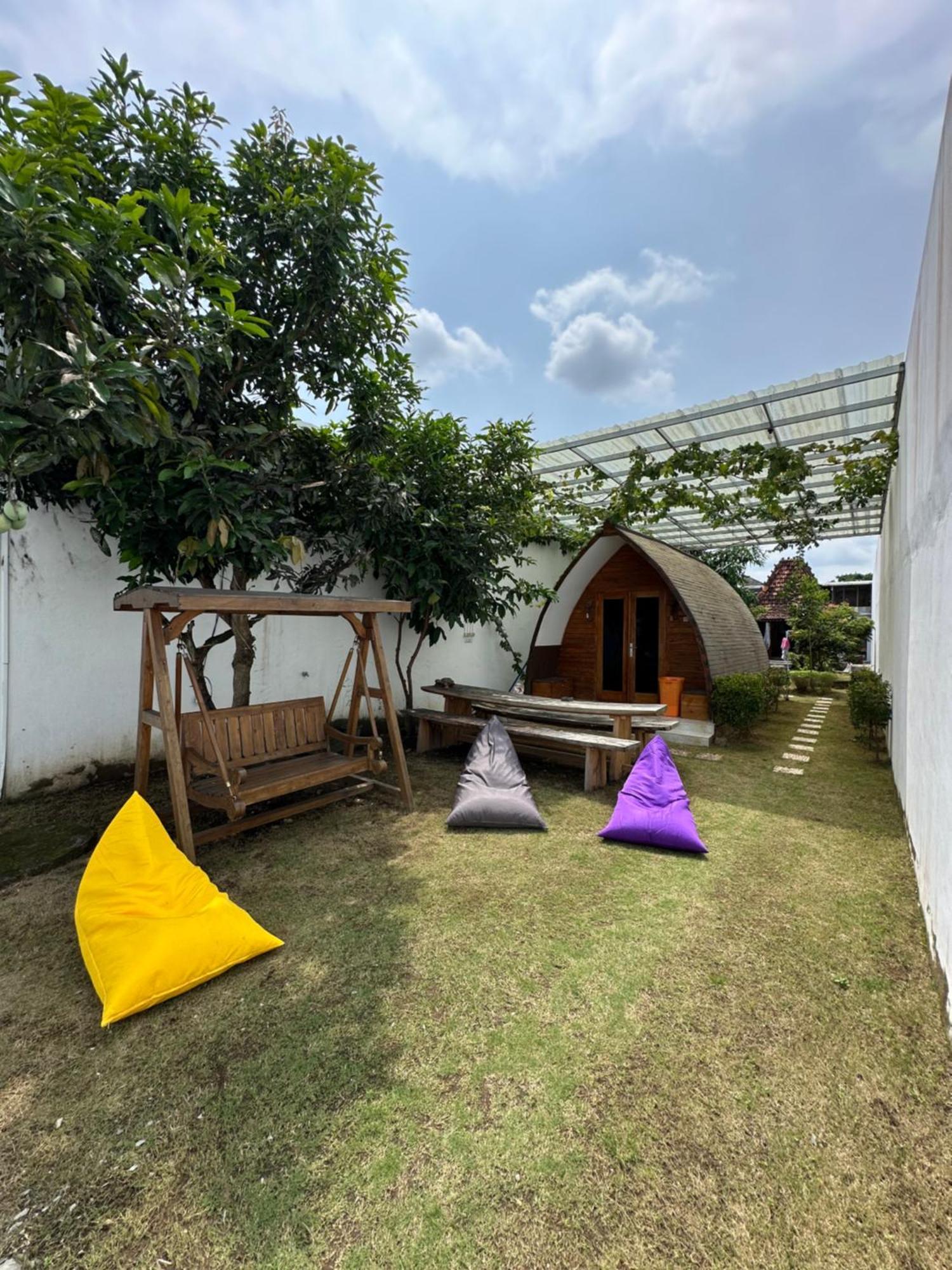 Villa Rumah Putih Jogja Yogyakarta Exterior foto
