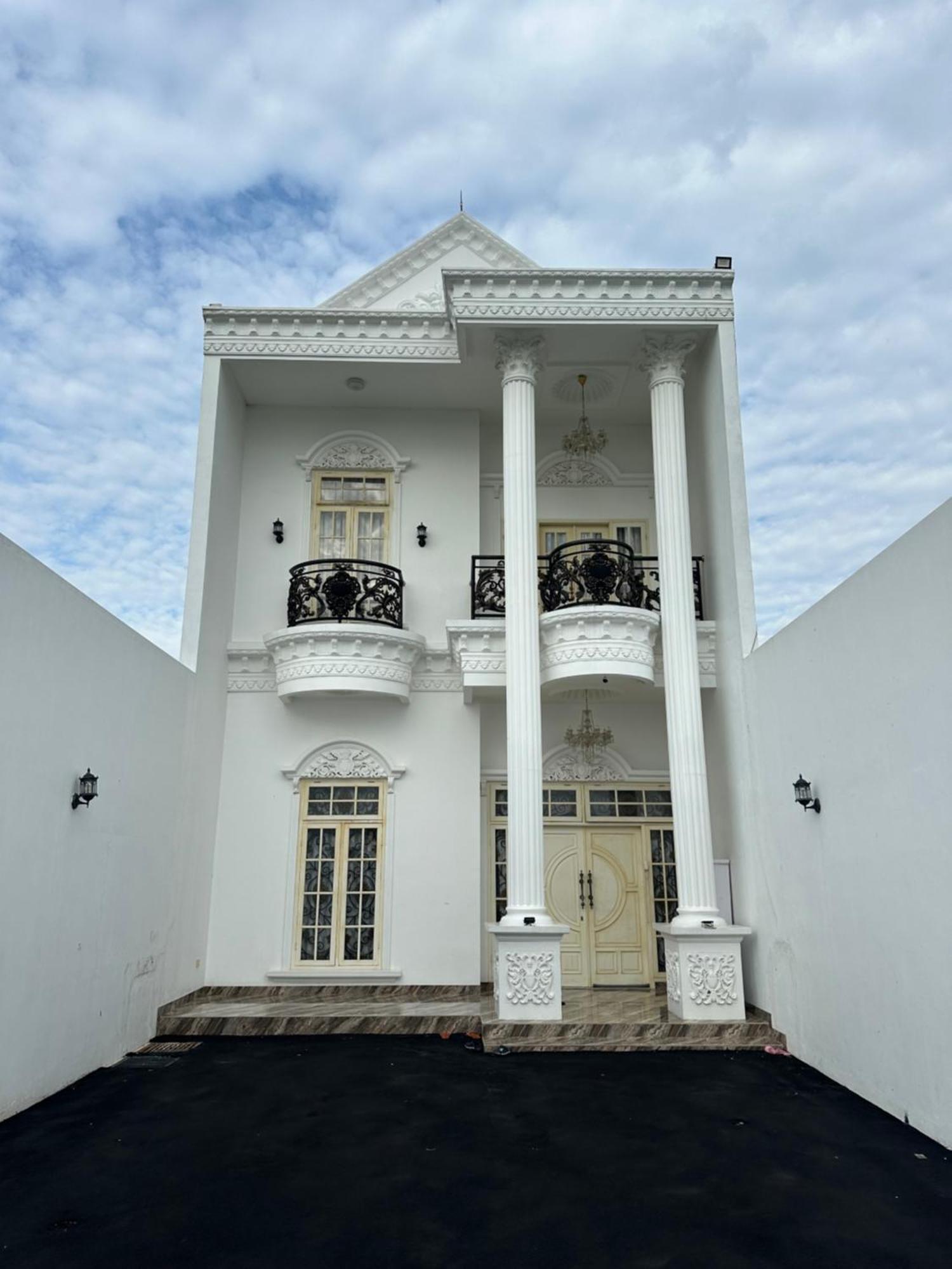 Villa Rumah Putih Jogja Yogyakarta Exterior foto